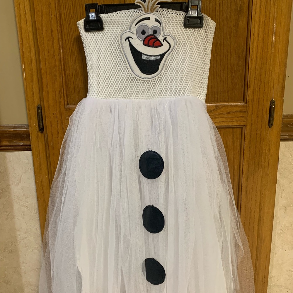 Girls Olaf Costume Like New (6-7)